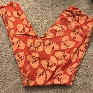 LuLaRoe Valentine’s Day leggings!